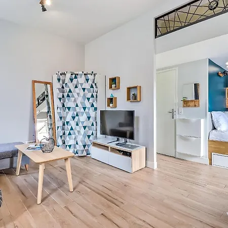 Appart Cosy, Mezzanine Clim Et Terrasse à 200m De La Gare Appartement Nîmes