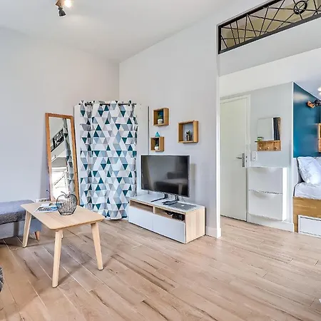 Appart Cosy Terrasse Gare De Apartment Nimes