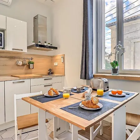 Appart Cosy, Mezzanine Clim Et Terrasse à 200m De La Gare * Nîmes