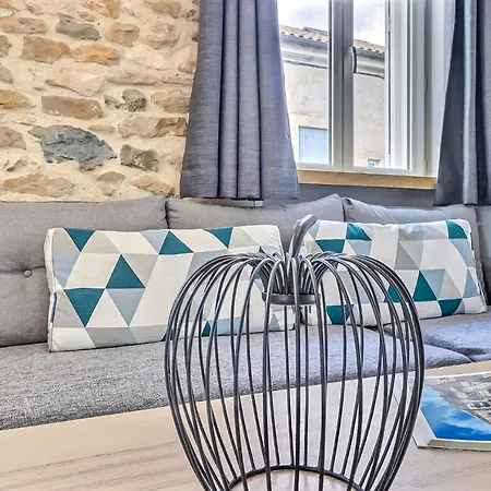 Appart Cosy, Mezzanine Clim Et Terrasse à 200m De La Gare Nîmes