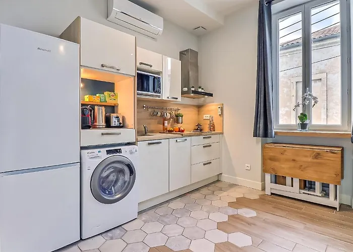 Appart Cosy, Mezzanine Clim Et Terrasse à 200m De La Gare Appartamento Nîmes