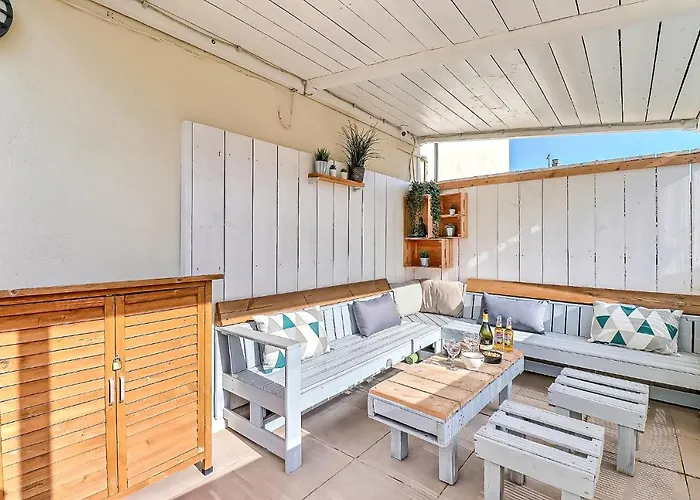 Appart Cosy, Mezzanine Clim Et Terrasse à 200m De La Gare Appartamento Nîmes